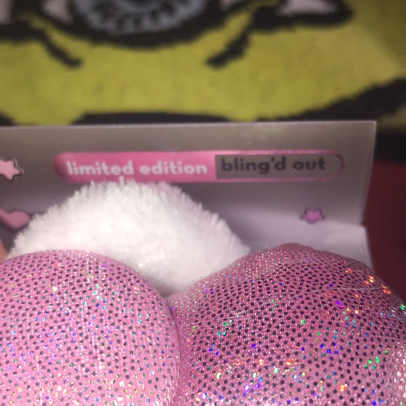 🎀✨🆕Crème Shop x Hello Kitty Limited Edition Bing’d Out Plush Spa Headband!BNIB - Picture 9 of 10